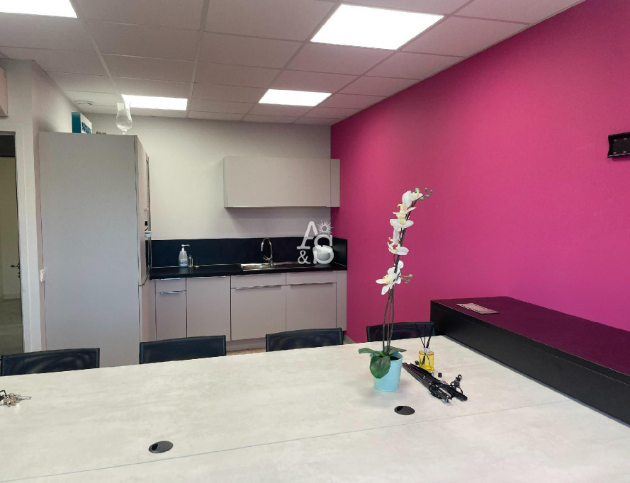 A&S IMMOBILIER, LOCATION Bureaux / Locaux, réf : 1719 / 717650
